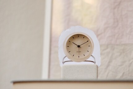 «City Hall» gibts als Tisch- und Wanduhr.