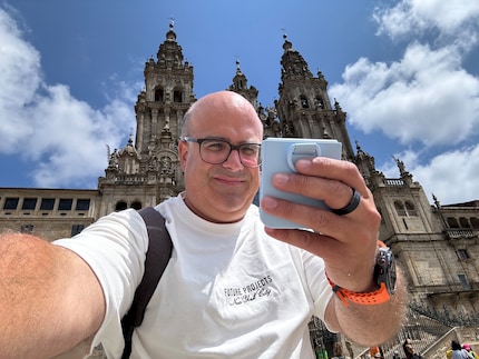 The main camera and outside screen make taking excellent selfies quick and easy.