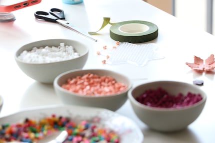 Des perles sur la table. Des perles sur le sol. Des perles partout. Mon aspirateur peut en témoigner.