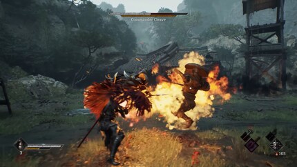 Avec des armes secondaires, j'attaque les ennemis à distance - ici avec un lance-flammes.