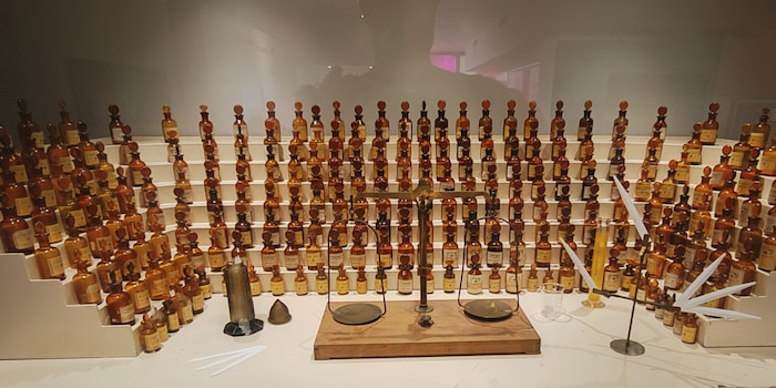 Patrick Bardelli / Orgue à parfum au Musée International de la Parfumerie à Grasse Patrick Bardelli / Orgue à parfum au Musée International de la Parfumerie à Grasse