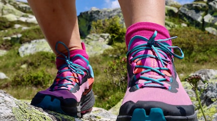 The breathable mesh encloses the foot. There’s plenty of space at the front of the shoe.