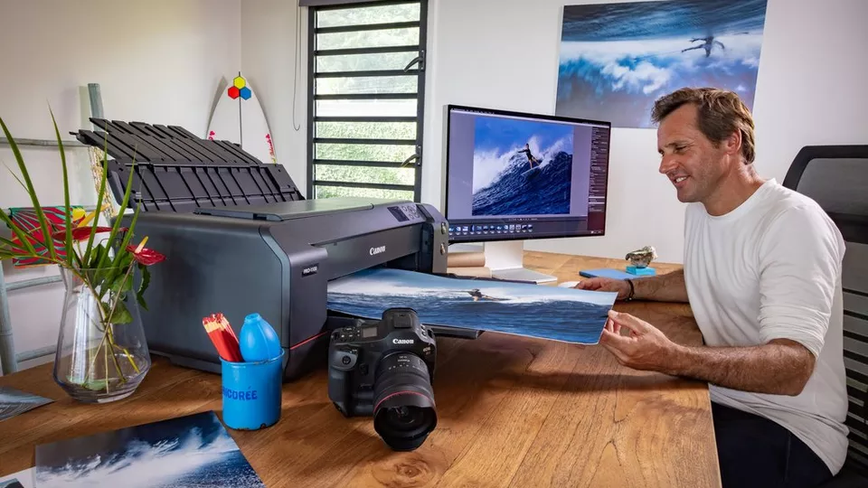 La stampa artistica con Canon Pro-1100 richiede una postazione di lavoro spaziosa.