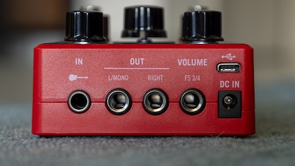 L’avant du Pod Express avec les différentes connectiques. Une sortie 3,5 mm pour casque se trouve même sur le côté.