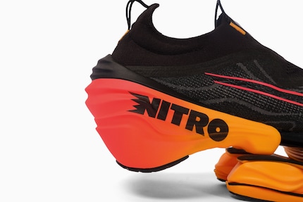 Despite the height of 58 millimetres, the heel doesn’t quite touch the ground.