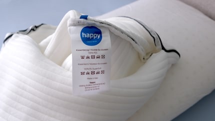 Made in Italy. The «just happy» label on the cushion reveals where its origins.