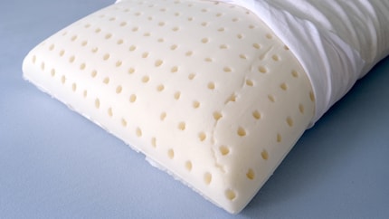 The foam core has channels running all the way through at three-centimetre intervals. This allows air to circulate well. The manufacturer calls this «ventilation perforation».