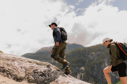 Wanderungen mit der unterstützenden Hose sollen selbst mit Knieproblemen wieder möglich sein.