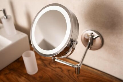 Il design degli specchi da trucco lascia spesso molto a desiderare.