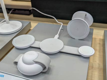 La Wireless Charging Station existe aussi dans d'autres couleurs que le blanc.