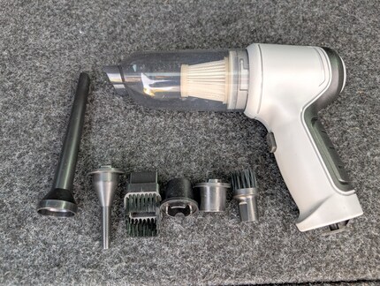 The connecting piece between the vacuum cleaner and the brushes was missing.