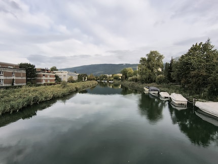 ...as that of the ultra-wide-angle camera.