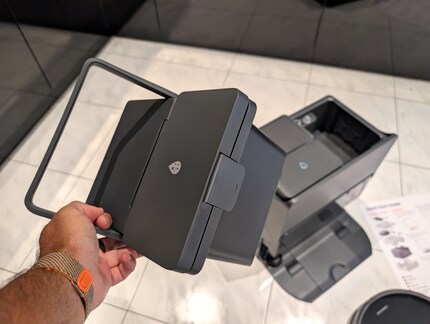 Die nicht besonders grossen Tanks kannst du direkt rausnehmen.