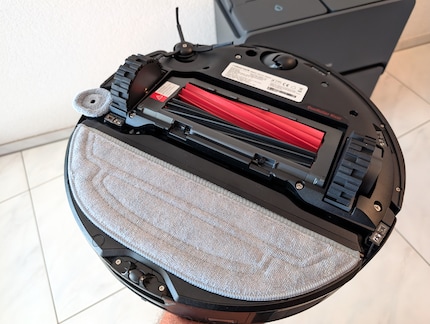 Die Putzplatte mit dem textilen Überzeug vibriert.