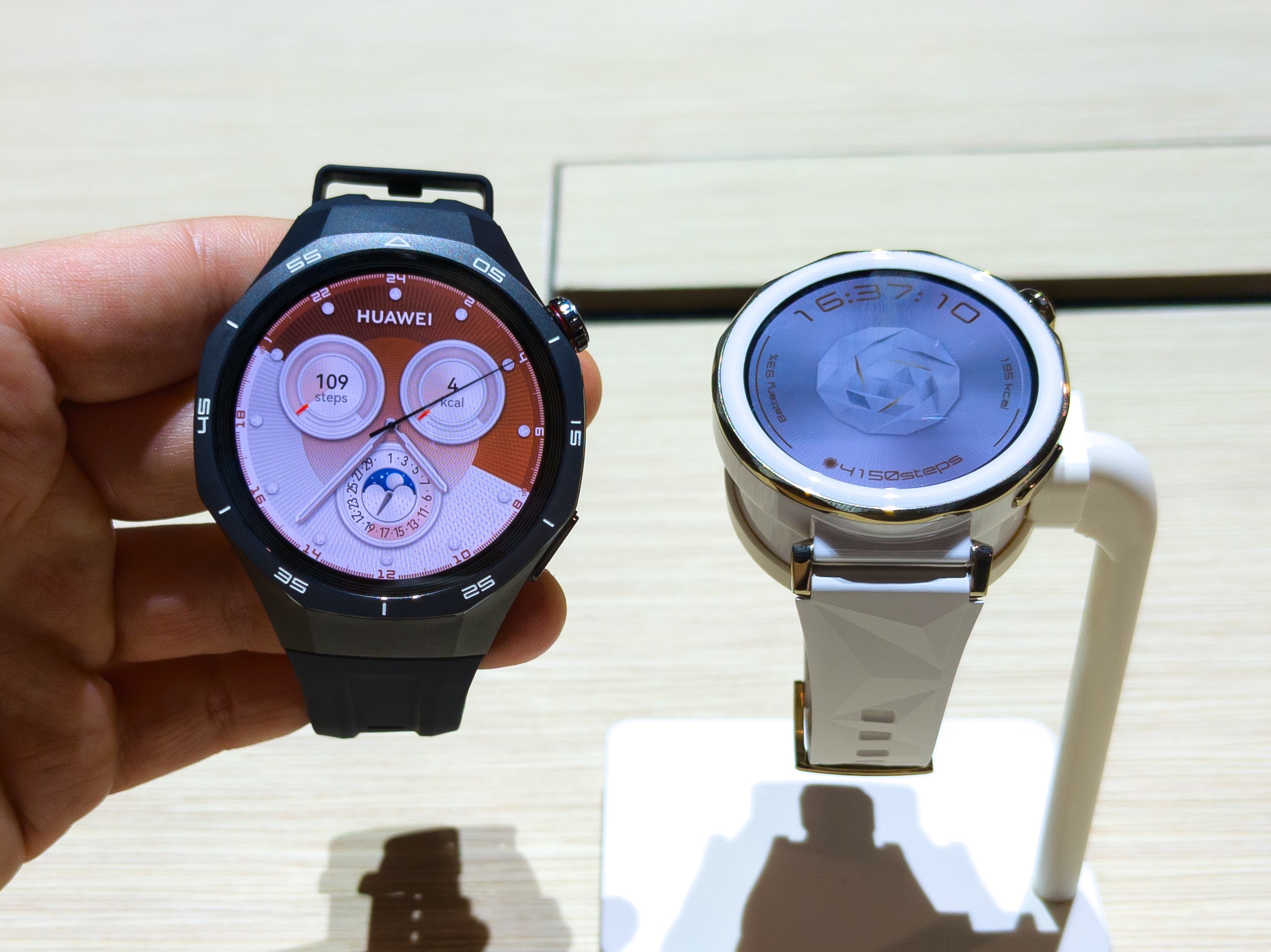 HUAWEI WATCH GT 5 Pro 本体と付属品 HUAWEI WATCH GT 5 Pro 本体と付属品 HUAWEI WATCH GT 5 Pro