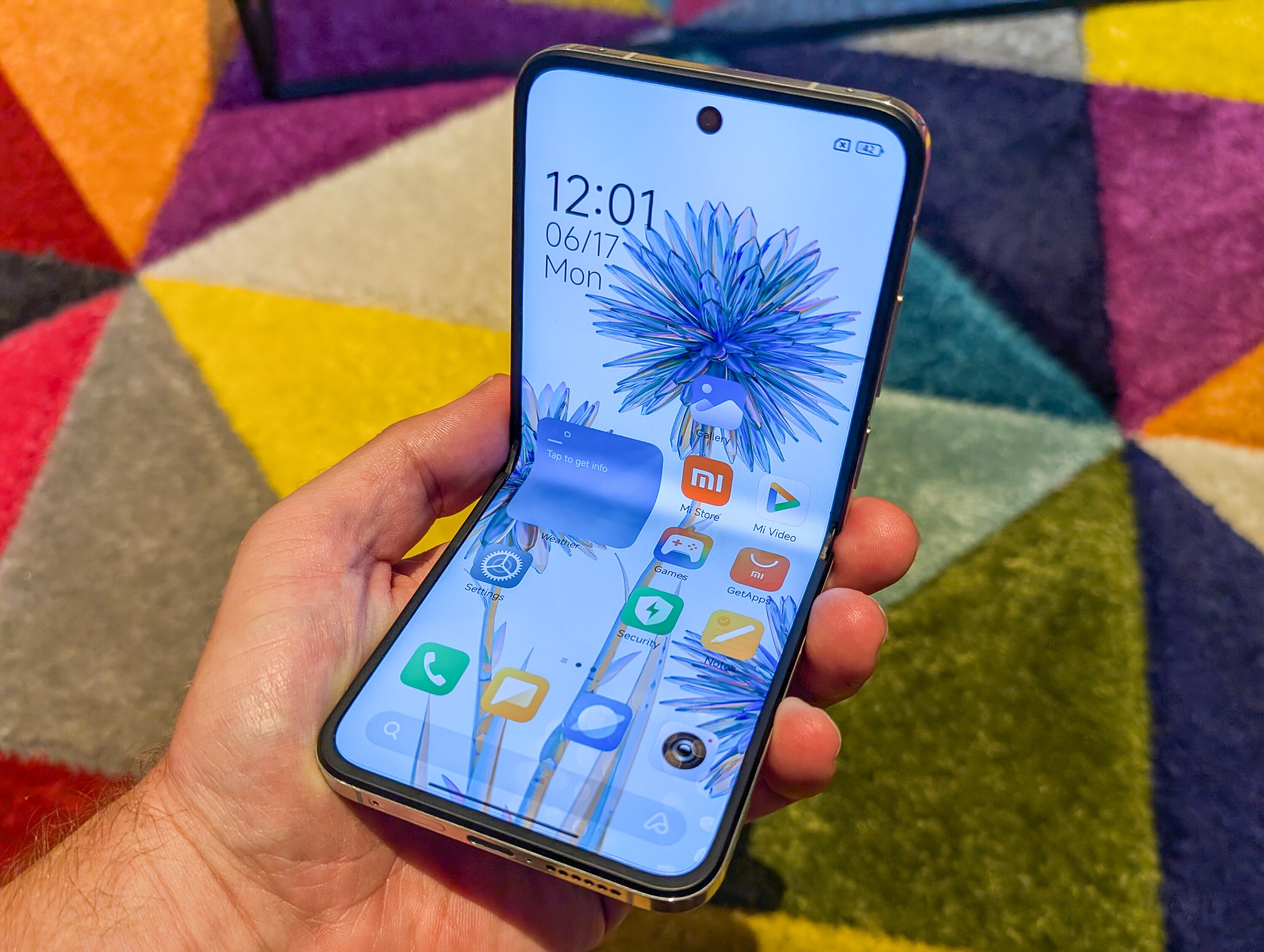 Xiaomi Mix Flip: Folding smartphone coming to Europe - Galaxus
