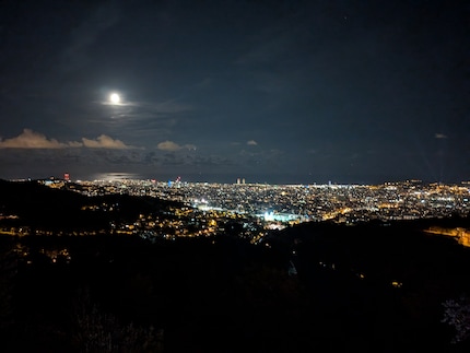 Night shots always look a bit blurred.