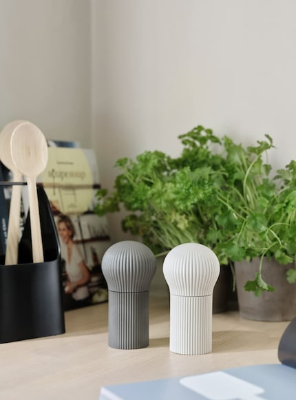 The grooved surface creates a subtle but interesting pattern without being OTT.