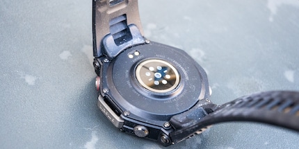 The battery life is good. What about data accuracy? The T-Rex 3 boasts an optical pulse sensor.