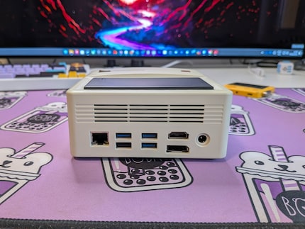 There’s certainly no lack of connections.