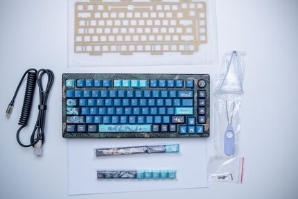 Akko isn’t stingy when it comes to included extras.