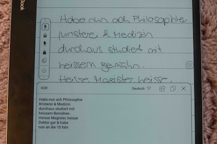 Über die Handschrifterkennung wandle ich meine krakelige Schrift in Druckbuchstaben um. Das klappt relativ gut.