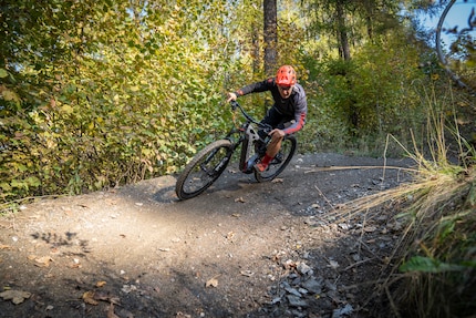 Das neue «TP4» von Thok im Gelände.