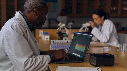 Apple destine le MacBook Pro aux personnes qui ont besoin de hautes performances, comme les chercheurs.