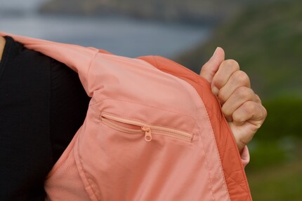 The inside pocket will keep your small valuables protected.