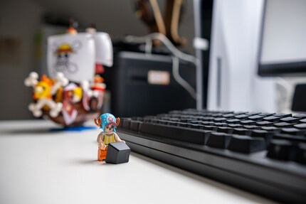 The keycap’s fine, but you don’t have to pinch it right away, Chopper.