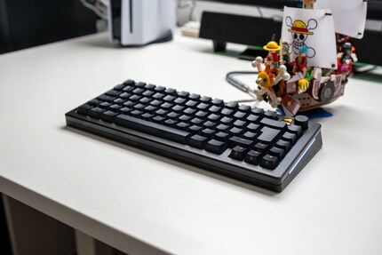 The built-in magnetic switches are designed to give you an advantage in games.