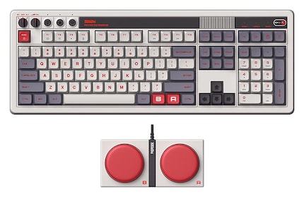 Die an das Nintendo Entertainment System erinnernde Version der Tastatur bezeichnet der Hersteller als «N Edition».