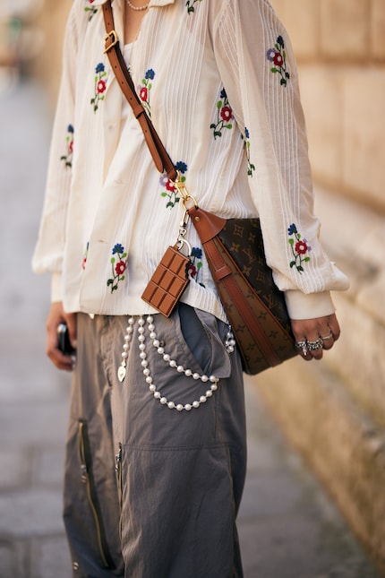 Large chemise, pantalon large - ça marche.
