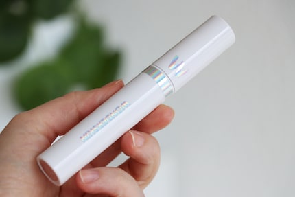 Ebbene sì, il design lascia un po' desiderare. Speriamo che il contenuto sia più convincente...