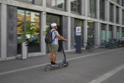 A helmet isn’t compulsory yet – but it certainly makes sense to use one.