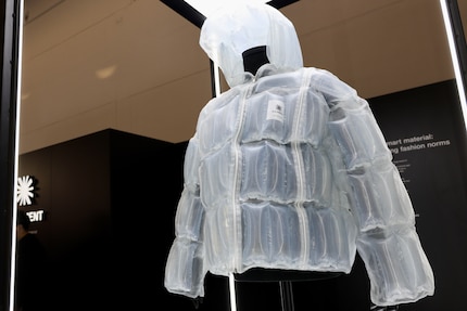 Somewhat reminiscent of bubble wrap: the Solaments jacket is the result of a collaboration between a mining company, fashion designer and creative agency.