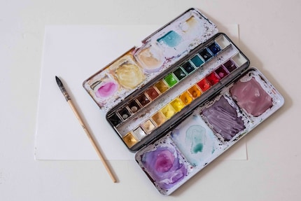Il mio portacolori (auto-assemblato) di Schmincke viene usato quotidianamente - e si vede.