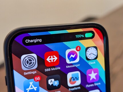 The iPhone is of course also charged via MagSafe.