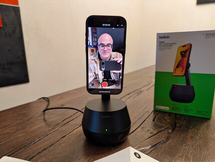 The video transmission can be used in portrait and landscape format.