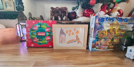 The frame also looks great under the Christmas tree.