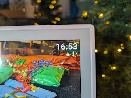 Uhrzeit und Wetter kann ich auch ausblenden.