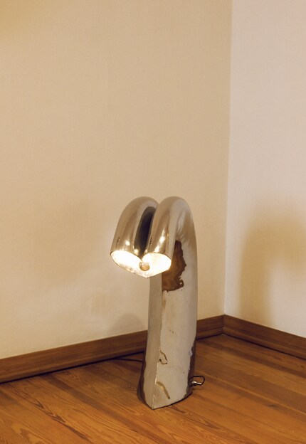 L'artigianato dei mobili e delle lampade è altrettanto impressionante e dettagliato quanto quello dei gioielli.