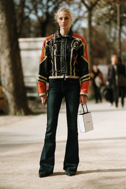 Flared pants create the illusion of long legs.