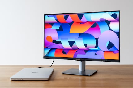 Je ne comprends pas le design bicolore. Pourquoi ne pas choisir gris, argent ou noir pour l’ensemble ?