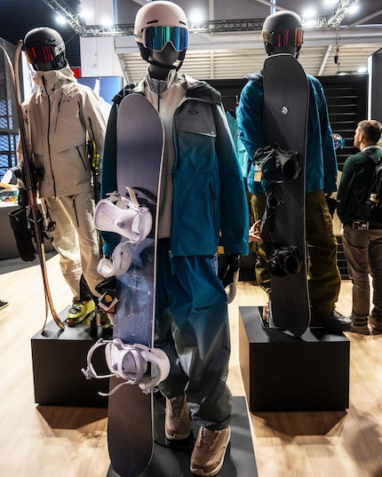 The new winter collection from Oakley, co-developed by professionals.