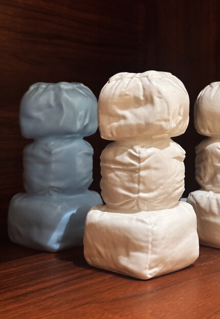 Et les plis et les rides montrent à quel point le matériau peut être expressif.