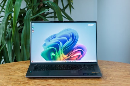 Acer only offers the Swift Go 14 AI with an IPS panel.