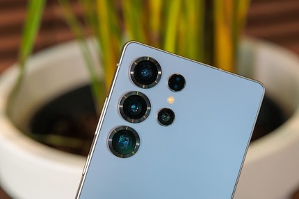 Le Galaxy S25 Ultra a reçu une nouvelle caméra ultra grand angle.