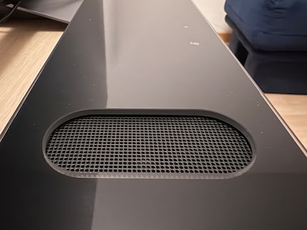 Upfiring speakers provide an over-the-head effect.