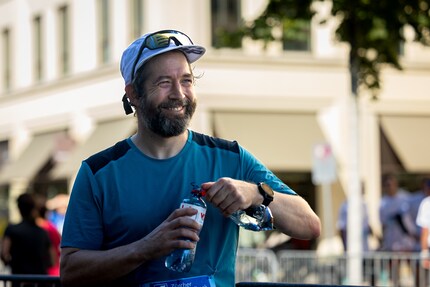 The co-author of this article at the finish line: still surprisingly relaxed – or simply euphoric?